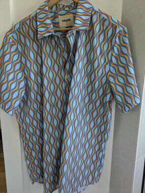 Smyth XL size men's retro-style button down shirt featuring a wavy blue, orange,